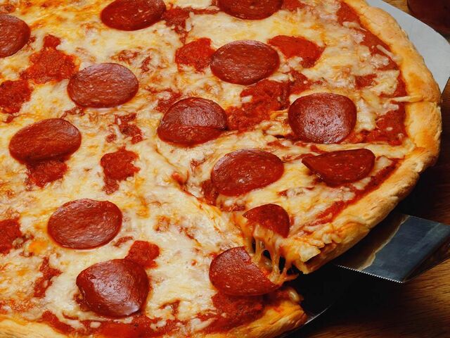 File:Pizza-Wallpaper-pizza-6333801-1024-768.jpg