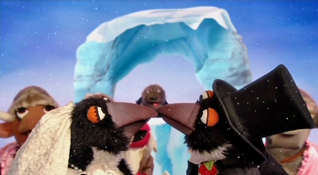File:Kiss-Penguins.png