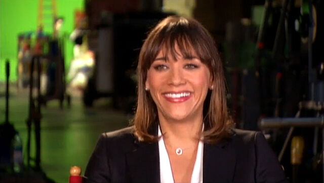 File:TheMuppets-Behind-The-Scenes-Interviews-RashidaJones.jpg
