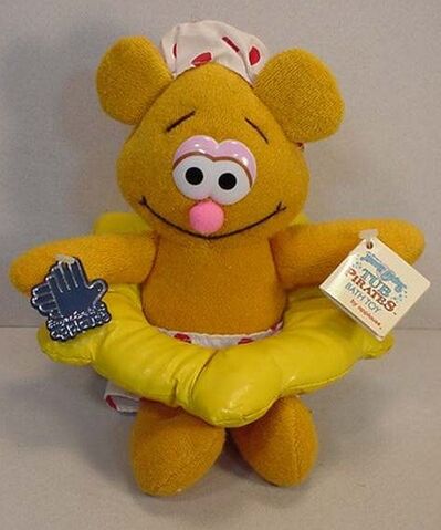 File:Applause1989BabyFozziePiratesTubToy.jpg