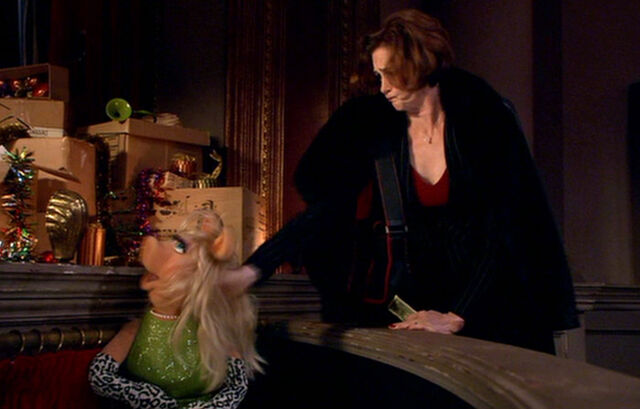 File:Bitterman slaps Piggy.jpg