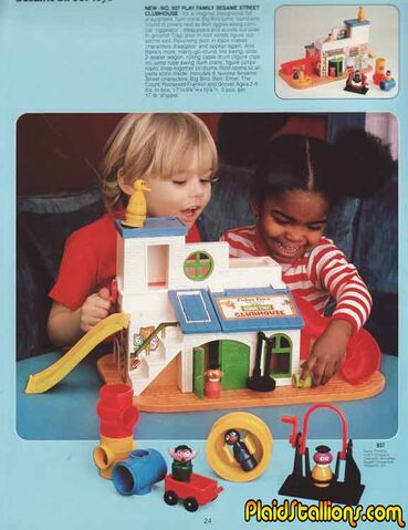File:1977FisherPriceLittlePeopleSesameStreetClubhouse.jpg