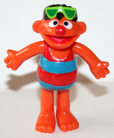 File:ApplauseErnieSwimsuit.jpg