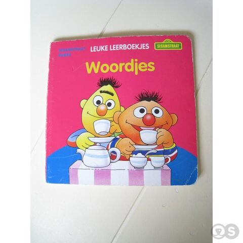 File:SesamstraatLeukeLeerboekjesWoordjes.jpg