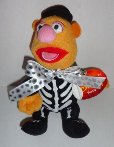 File:Just play 2013 halloween fozzie skeleton.jpg