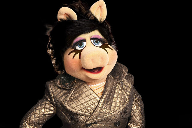 File:Burberry-Piggy-MAC-Ad-(2012).jpg