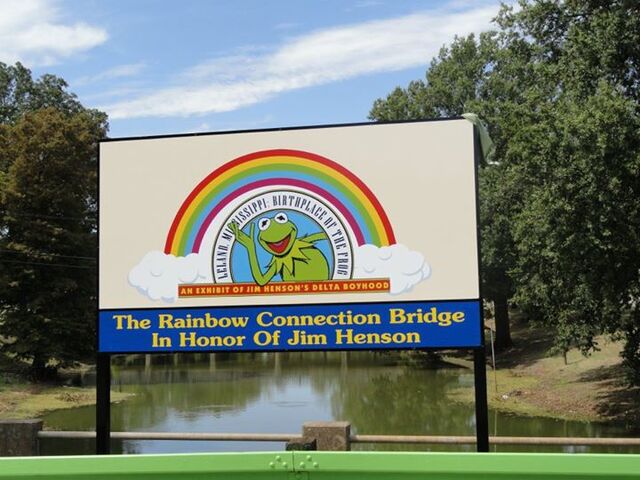 File:RainbowConnectionBridge.jpg
