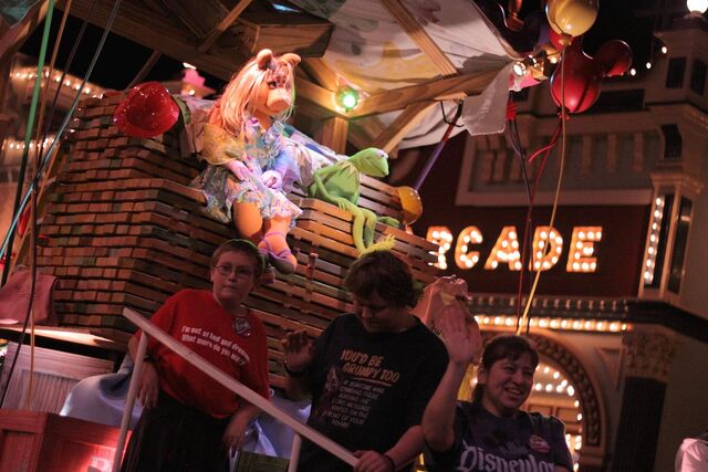 File:Disney'sHonoraryVoluntEarsCavalcade-WoodenFloatNight.jpg