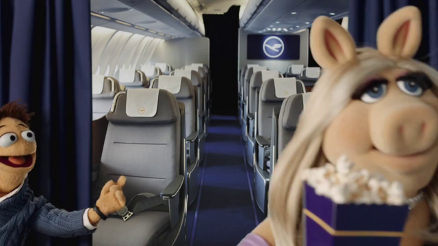 File:Lufthansa-MissPiggy-(April2014)-06.png