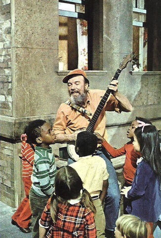 File:Peteseegersesamestreetseason1.jpg