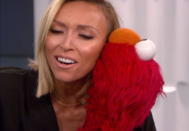File:Kiss-ENews-Giuliana&Elmo.jpg