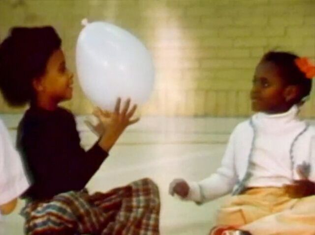 File:2538.Kidsballoon.jpg