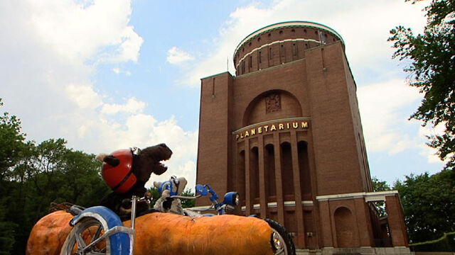 File:Pferdwolleplanetarium101 v-original.jpg