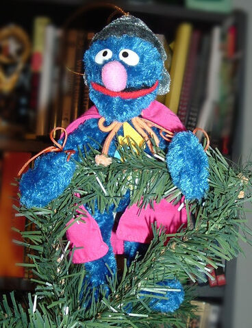 File:Sgrover-plush-macys2004.jpg