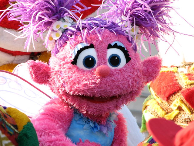 File:Abbycadabby6abcikeathanksgivingdayparade02.jpg