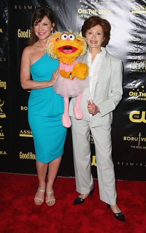File:Bobby Eakes with Zoe.jpg