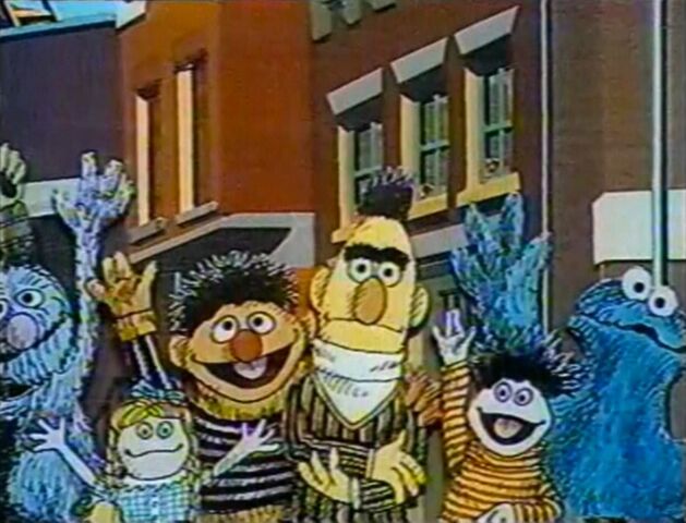 File:Sesamstraat1979MuppetPose.jpg