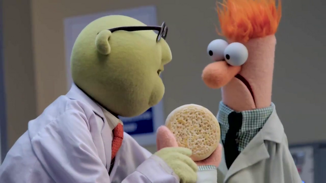 File:Warburtons-Behind-the-Scenes-Beakie,MaybeWeShouldTurnTheLightsDownInHere-(2015).png
