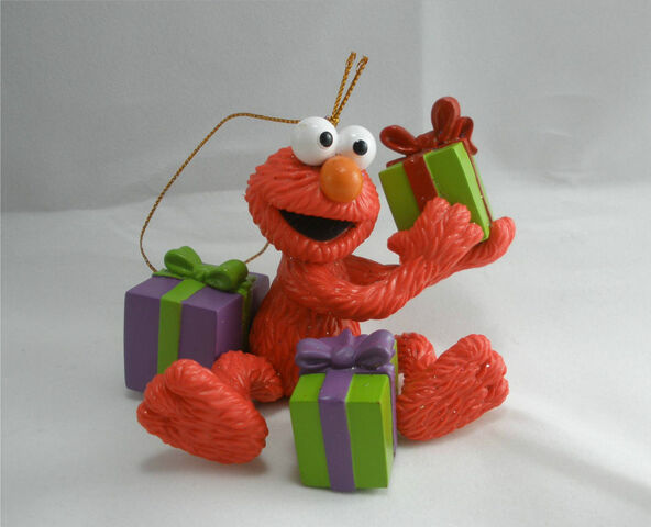 File:CarltonCardsHeirloom-2013-SesameStreet-ElmoHoldingPresents-ChristmasOrnament.jpg