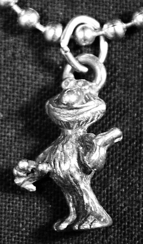File:Sesame street general store pendant elmo 4.jpg