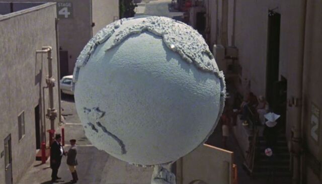 File:CBSstudiocenter-mm.jpg