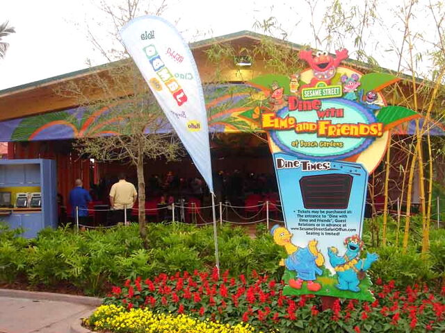 File:Dine w elmo africa.jpg