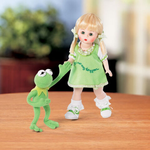 File:Lenox-Madame-Alexander-Wendy-Loves-Kermit-2006.jpg