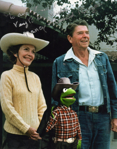 File:Ronald nancy kermit.png