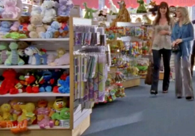 File:Chuck-sesamedolls.jpg
