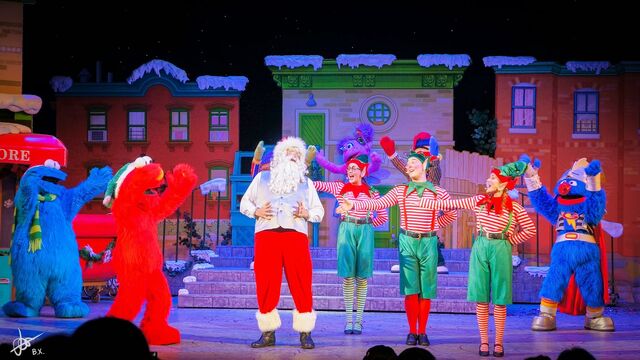 File:Universal studios singapore 2014 sesame street saves christmas 6.jpg