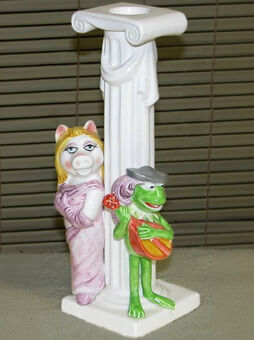 File:SigmaKermitPiggyCandlesticks.jpg