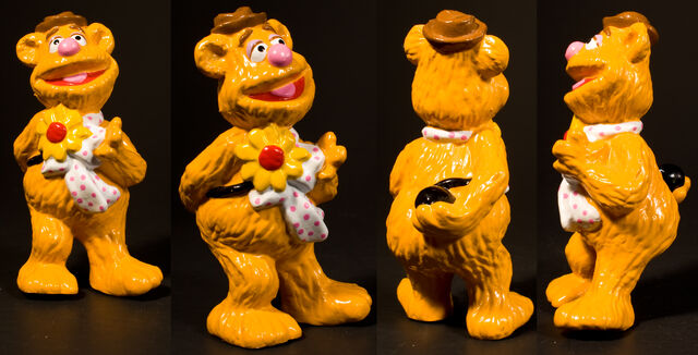 File:PVCs DisneyParks - Fozzie Bear.jpg