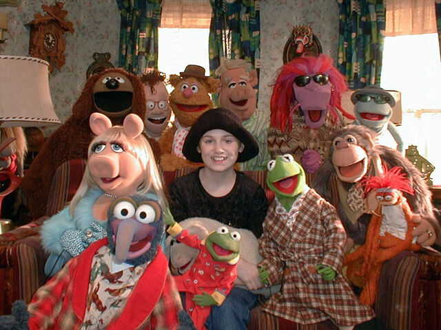 File:Kristina Donnelly and The Muppets.jpg