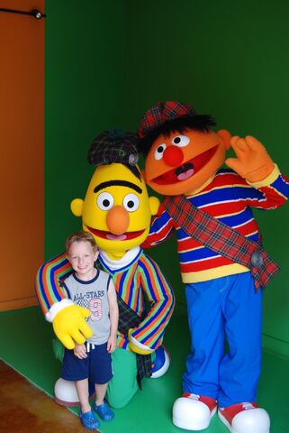 File:Bert&Ernie-Walk-Arounds-2009.jpg