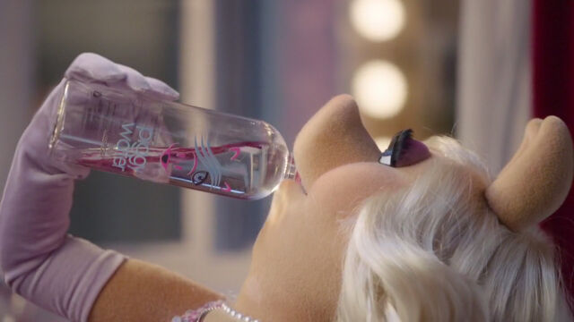 File:Piggy Water 02.jpg