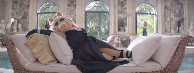 File:Moi video 01.jpg