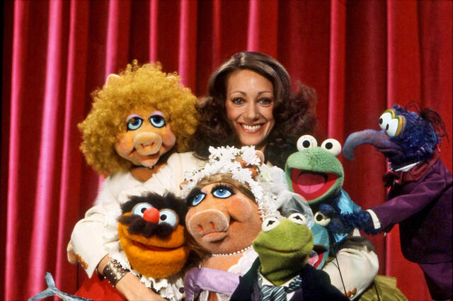 File:MarisaBerensonmuppets.jpg