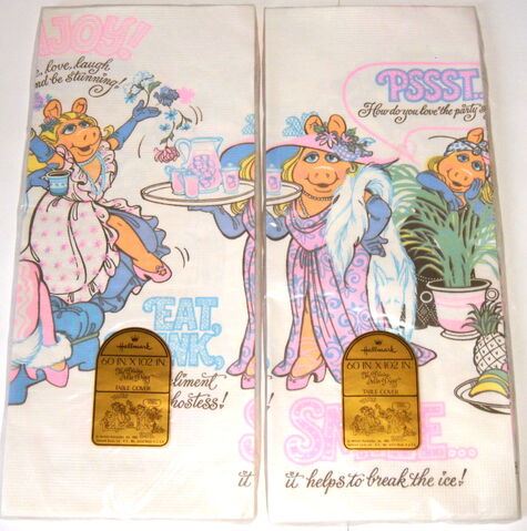 File:11 hallmark 1981 The Divine Miss Piggy party tablecloth 3.jpg