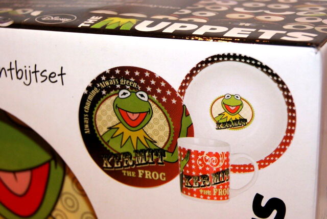 File:Uk 2013ish muppet ceramic tableware kermit 2.jpg