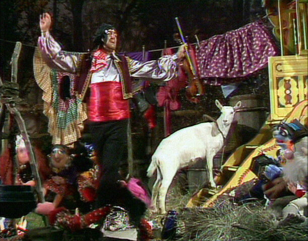 File:TMS-219-PeterSellers&Goat.jpg