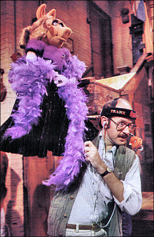 File:Oz piggy.jpg