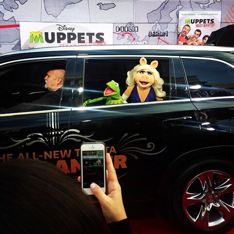 File:MMW premiere instagram radiodisney 02.jpg