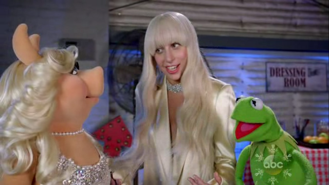 File:GagaMuppets-Closing.png