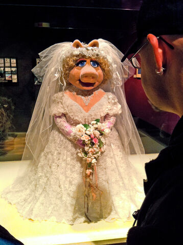 File:JimHenson'sFantasticWorld-WeddingPiggy-(2010).jpg