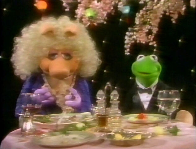 File:Playhouse-KermPiggy14.jpg
