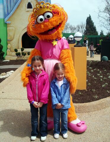 File:Zoe-Walk-Around-2009.jpg