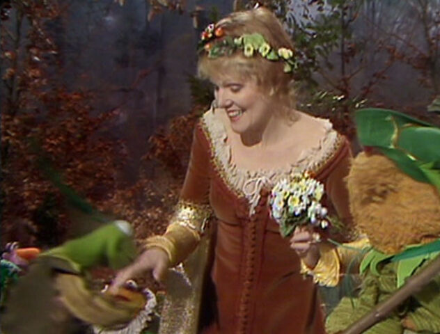 File:Kiss Lynn Redgrave Kermit.jpg