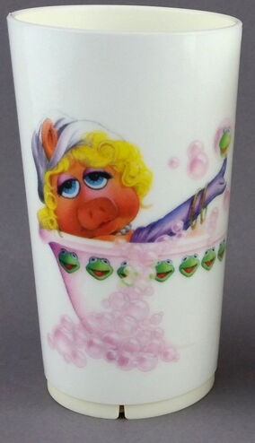File:Deka 1987 piggy tumbler front.jpg