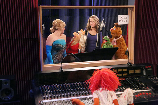 File:GoodLuckCharlie-Studio.jpg