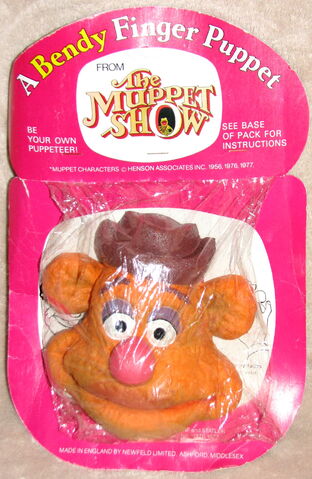 File:Bendy toys uk 1977 fozzie finger puppet 1.jpg